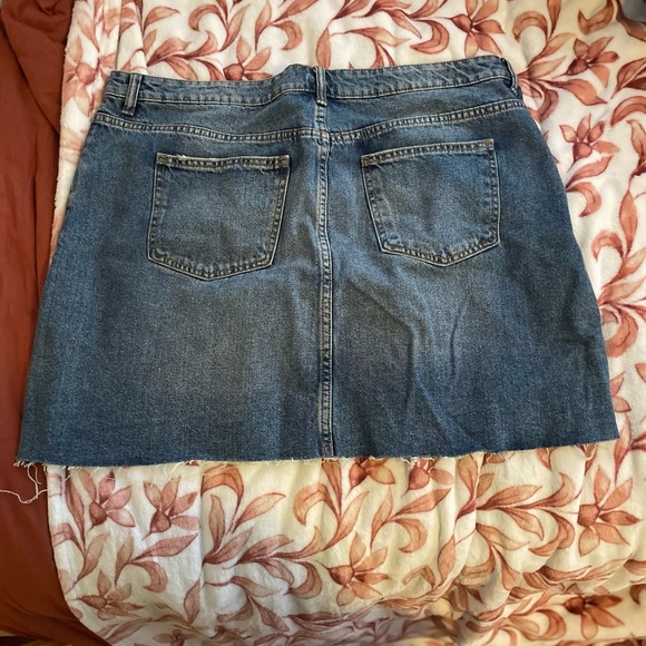 Primark Denim Mini Skirt 16 - Picture 3 of 3